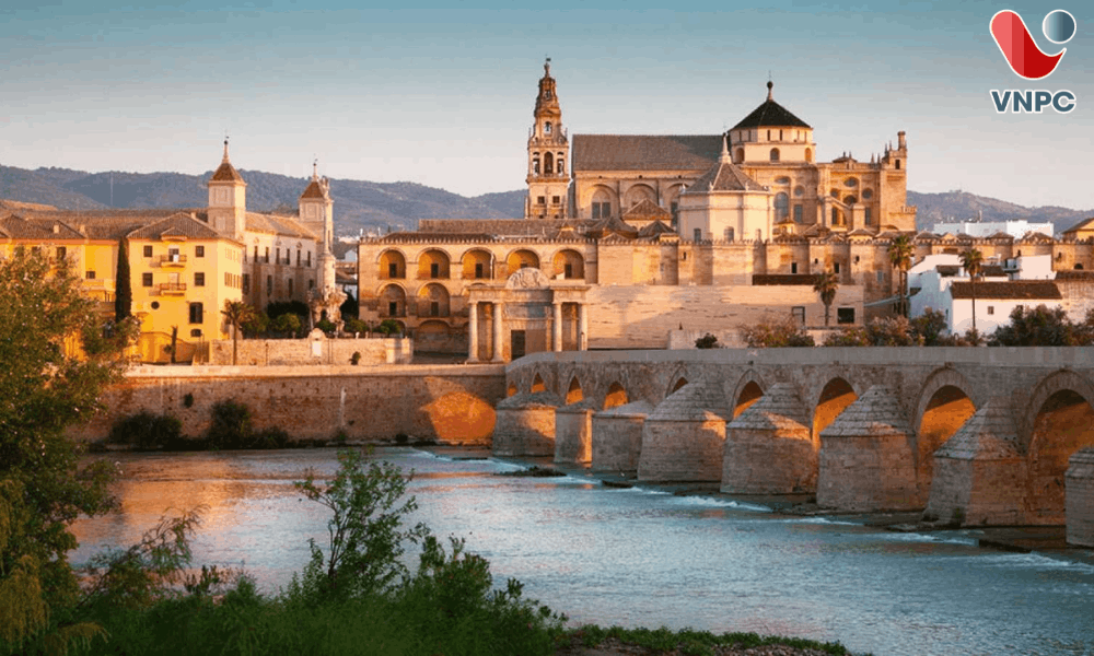 Spain là nước nào